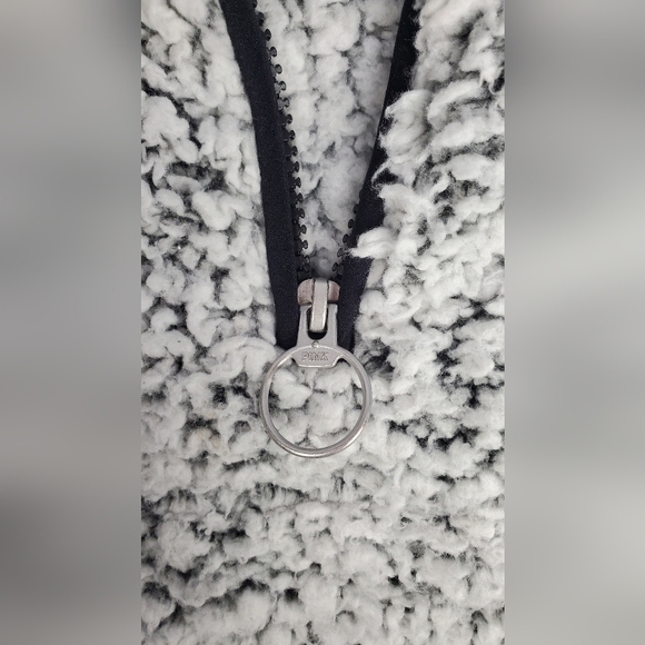 PINK‎ fuzzy Fluffy quarter zip Pullover Teddy Grey Women's Sweater Size M - Picture 5 of 10